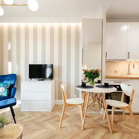Sky Home- Blue Apartament -Manufaktura, Bezplatny Parking, Klima, Dostep Na Kod Лодз Екстериор снимка